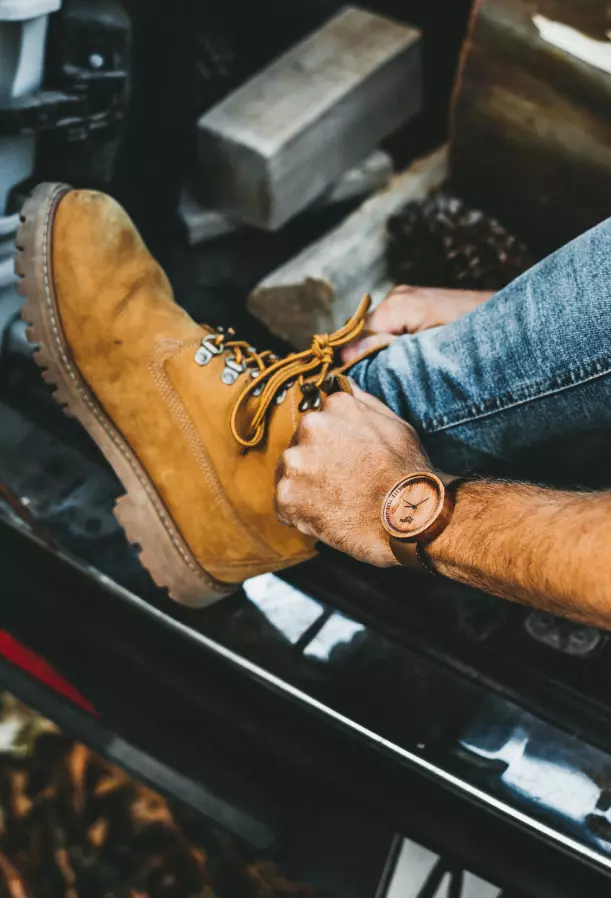 Reloj de madera artesanal