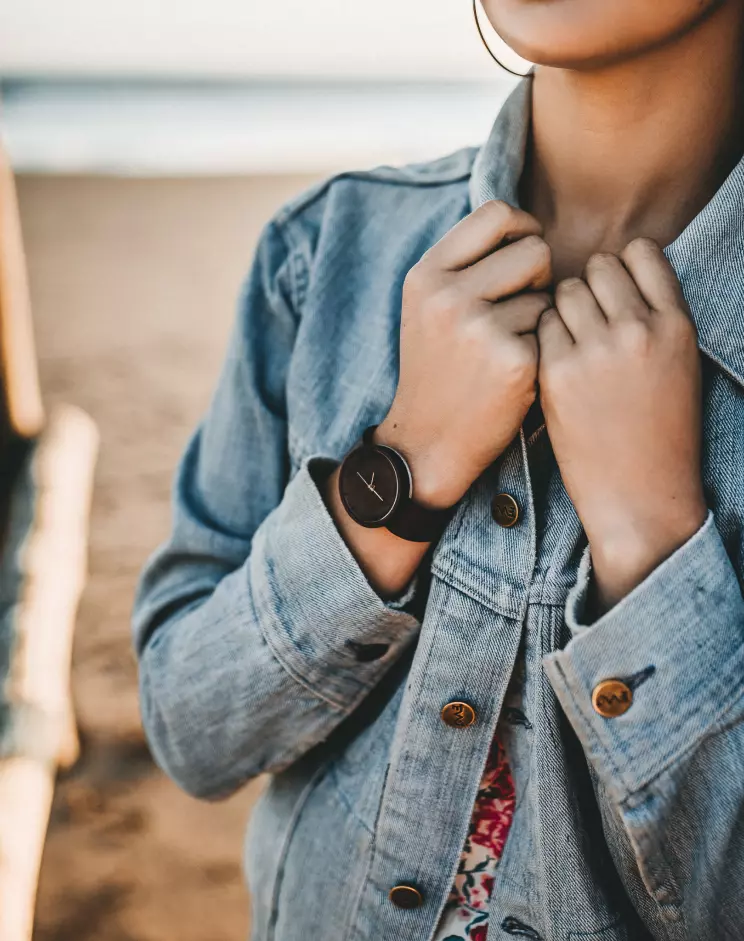 Reloj de madera artesanal